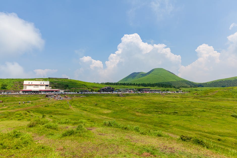 草千里ヶ浜と阿蘇の山々