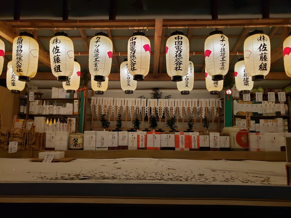 美保神社の境内灯籠