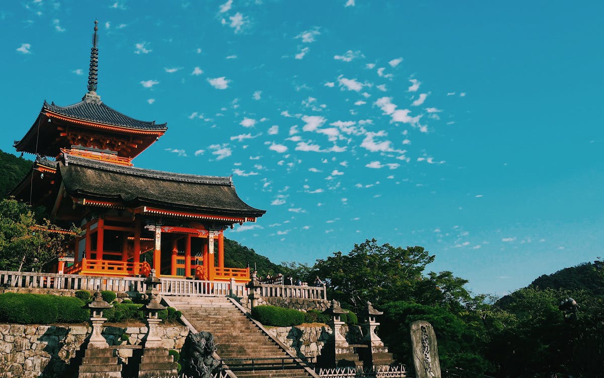 Kiyomizu-dera main hall and stage