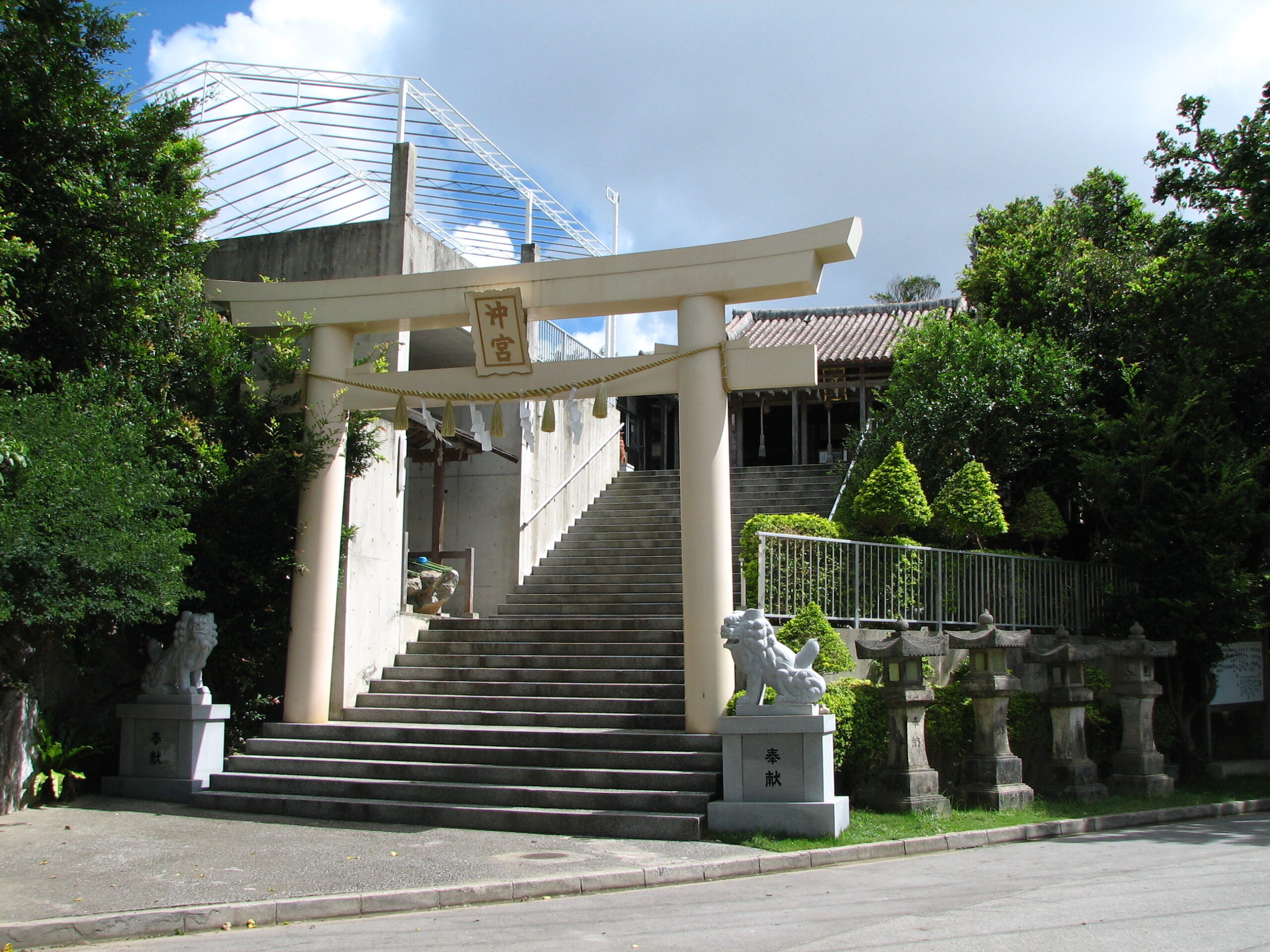 Okinogu Shrine Entrance