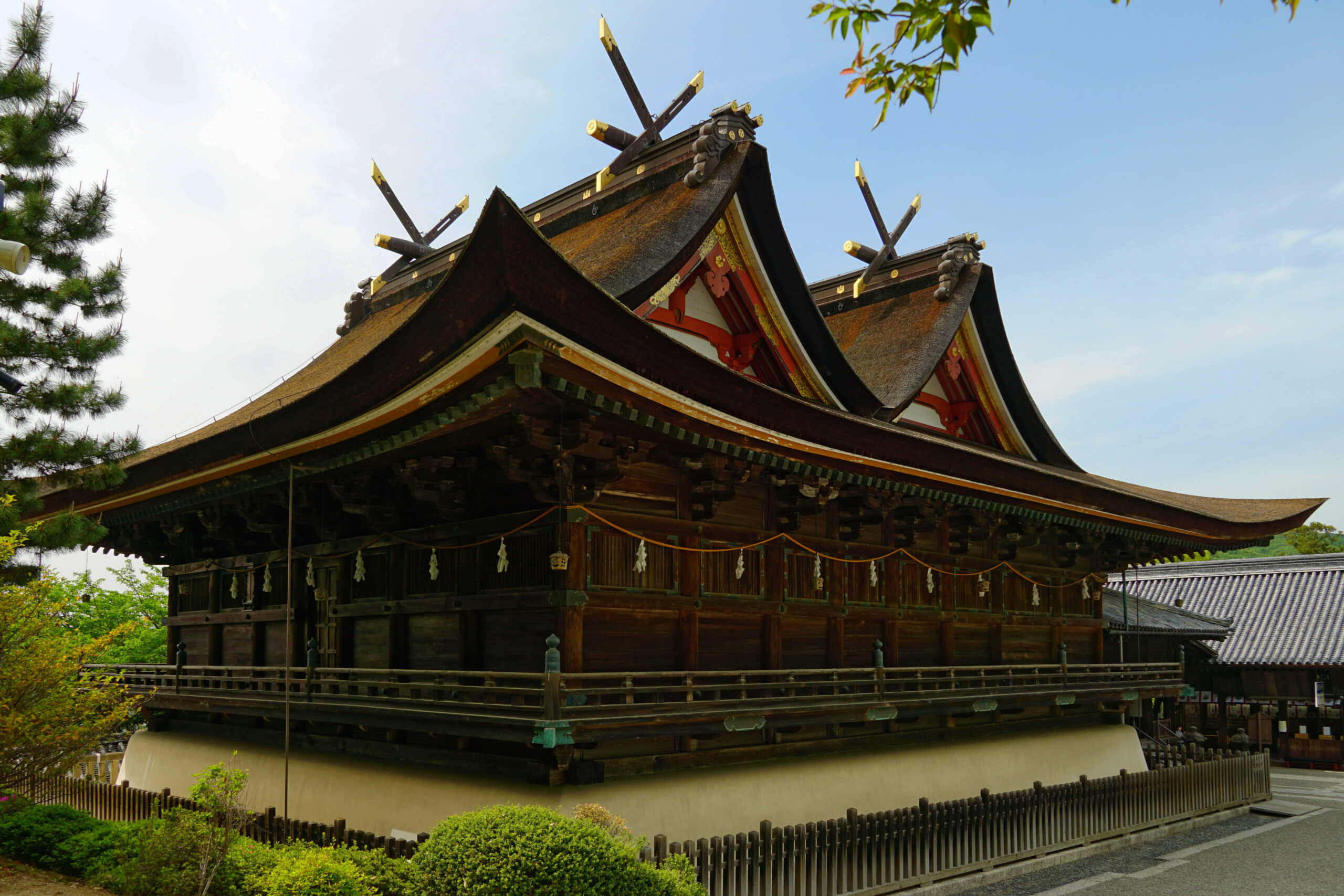 吉備津神社の本殿（別角度）