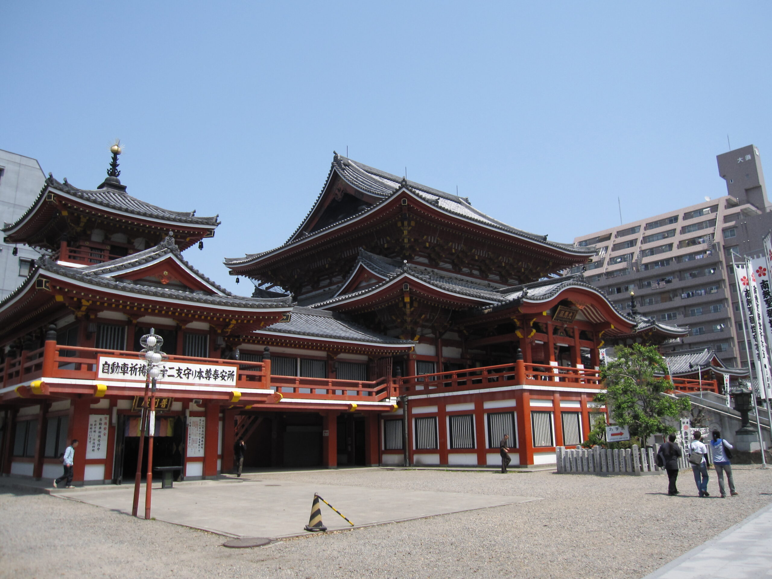 Osu Kannon Fumon-den hall