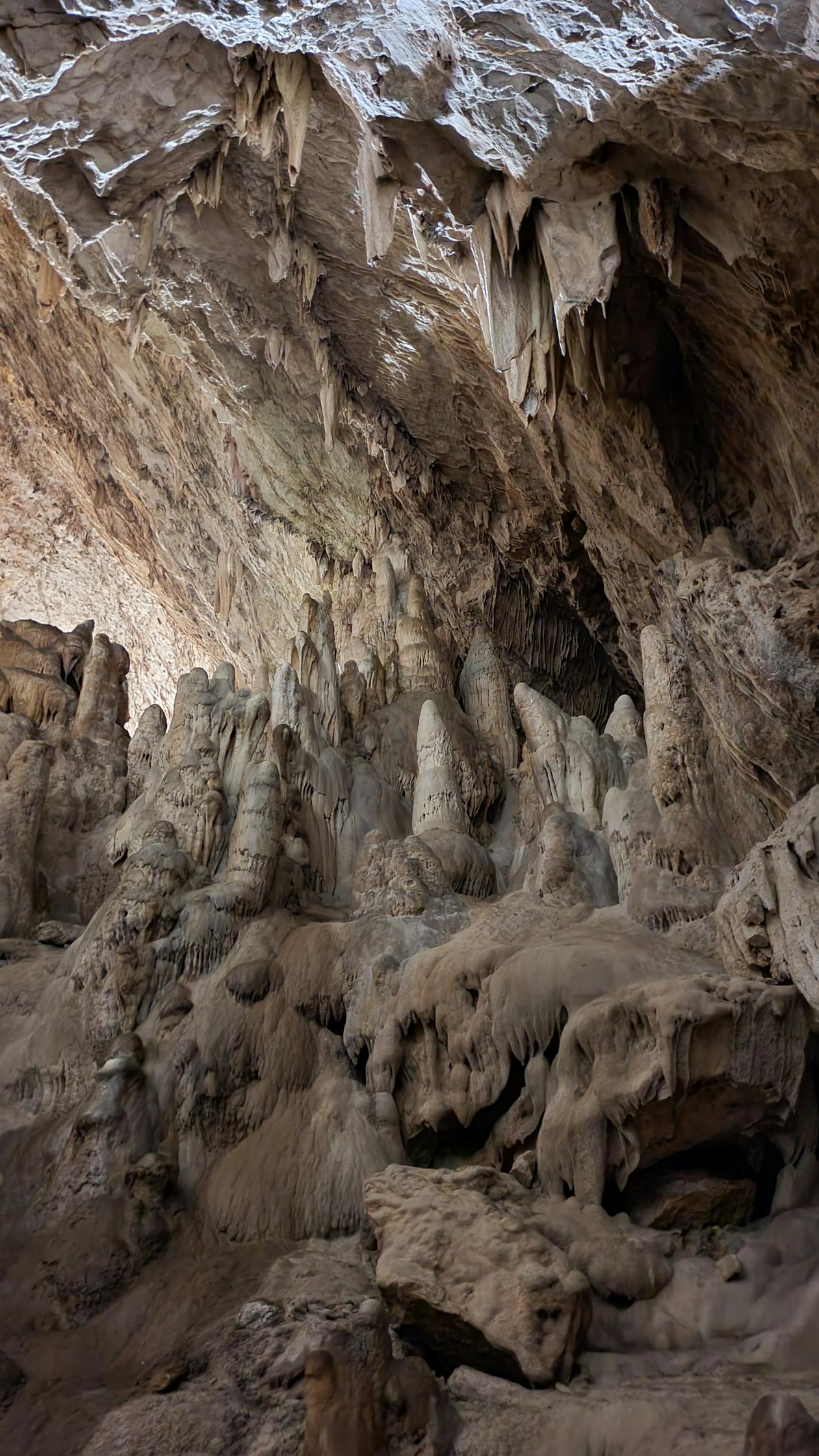 Cave formations in a natural cavern (image)