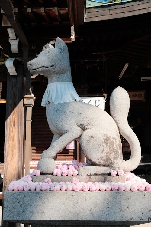 稲荷神社の狐像