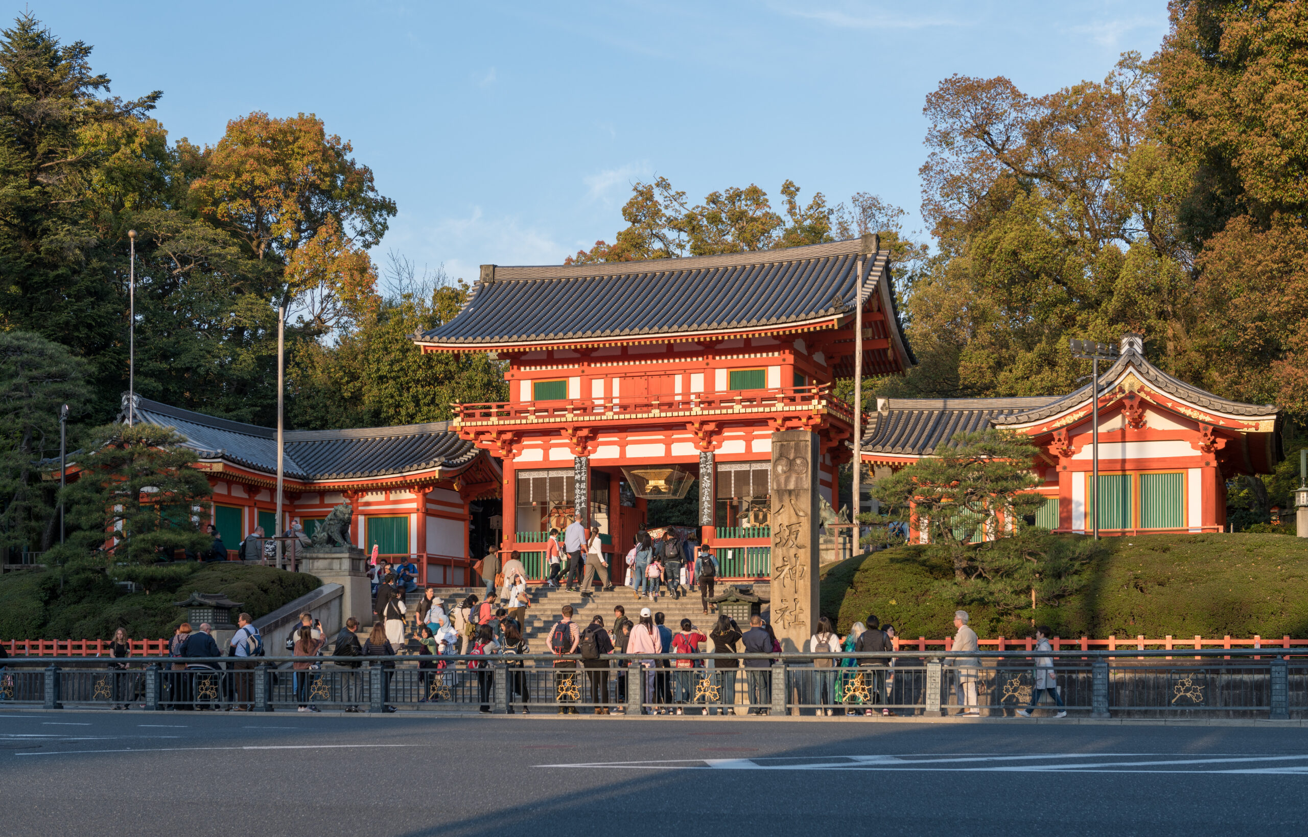 八坂神社の西楼門