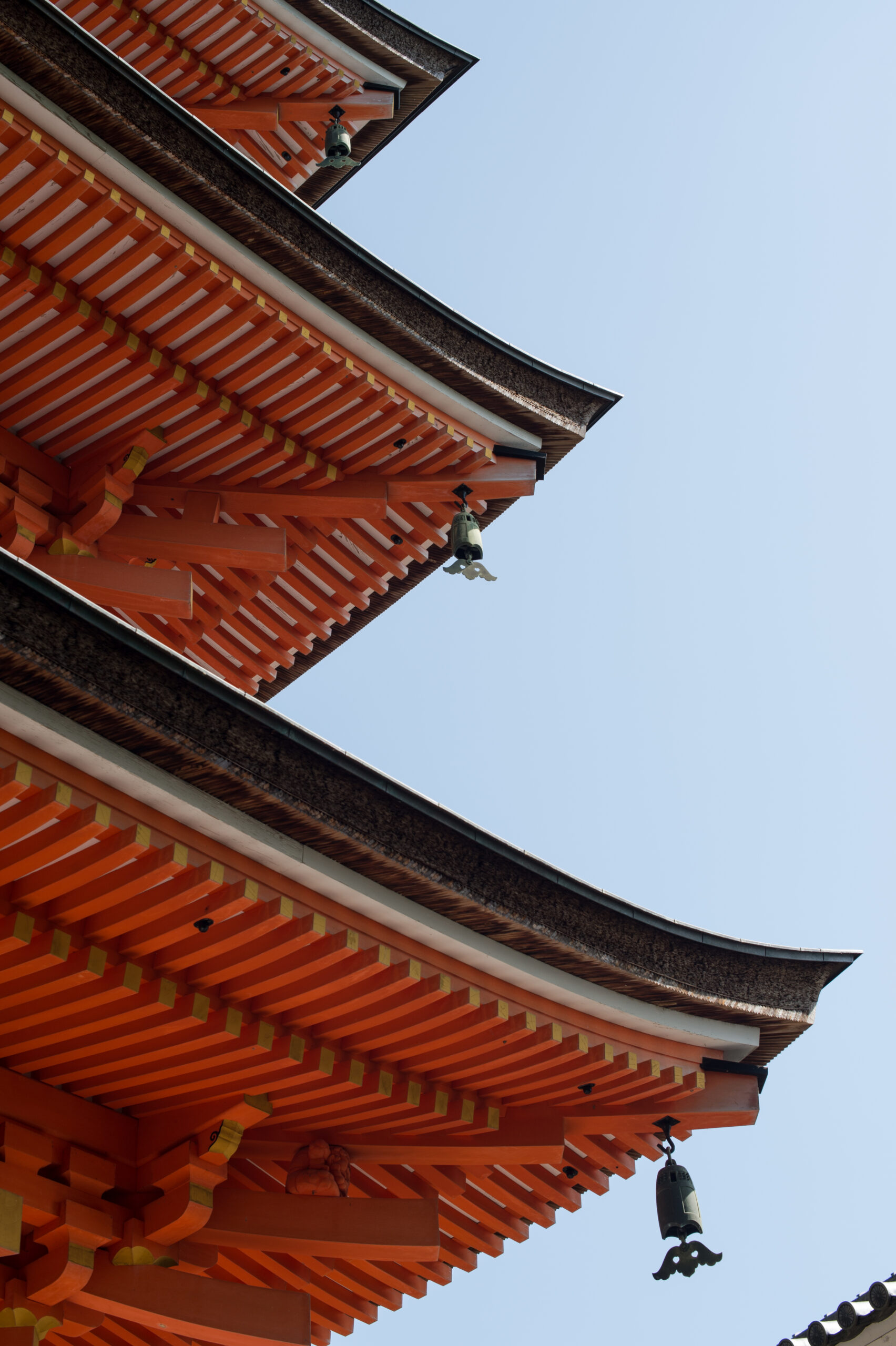 三重塔の朱塗軒部