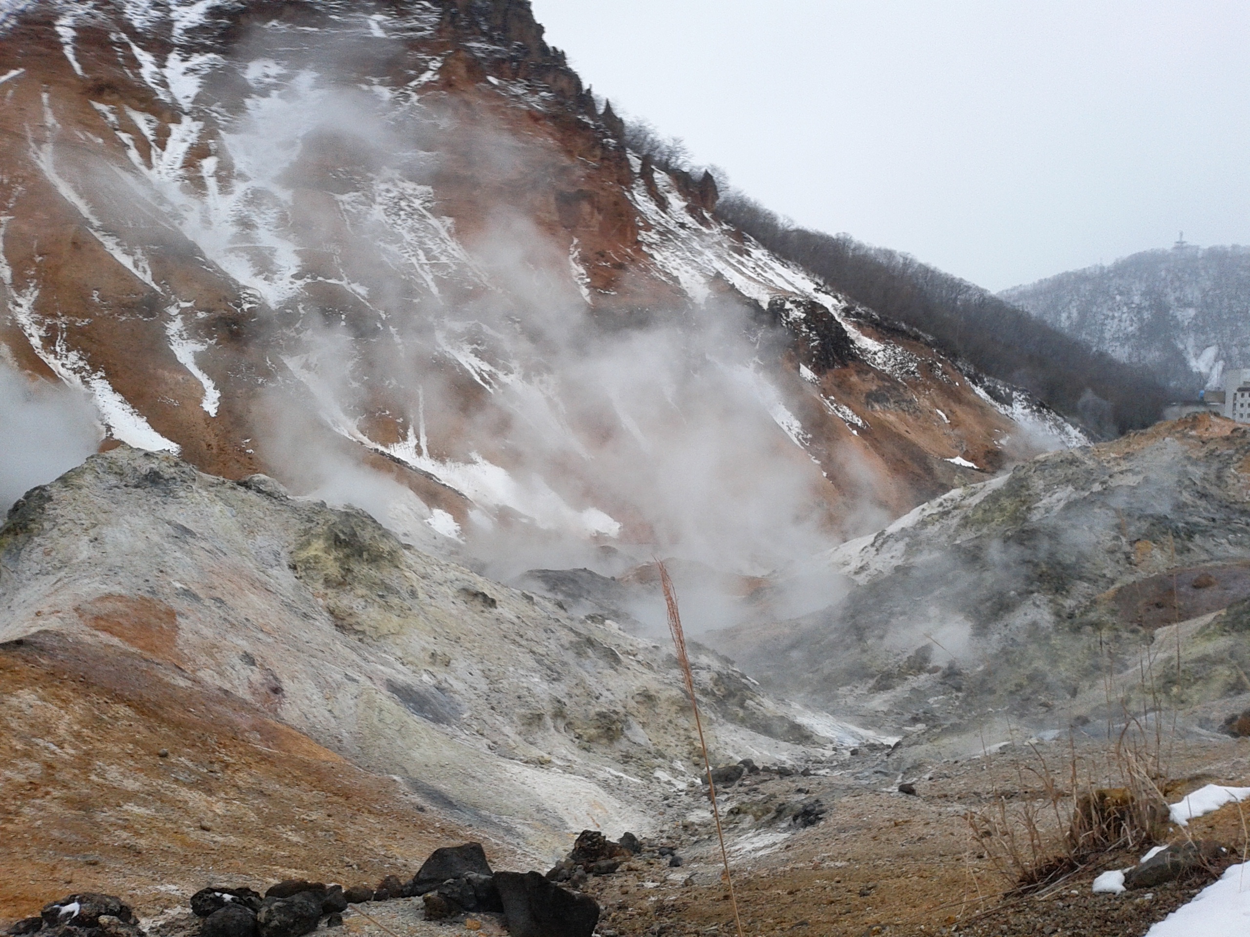 Steam rising from Noboribetsu Jigokudani