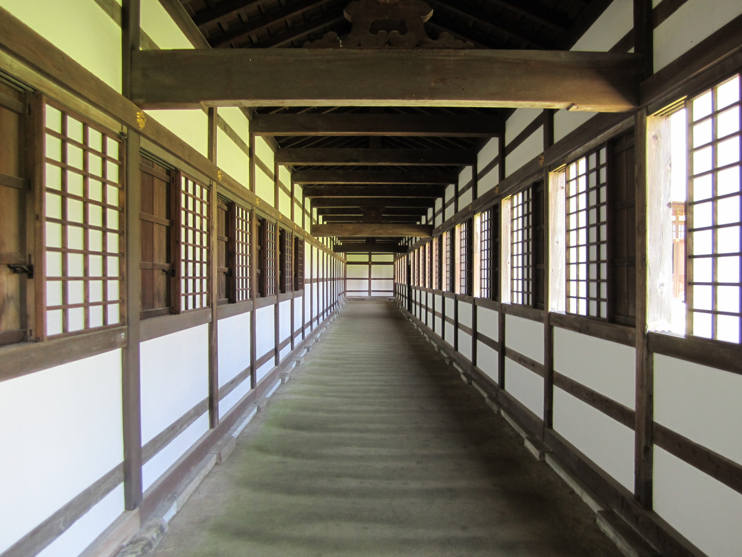 Wooden corridor of Zuiryuji
