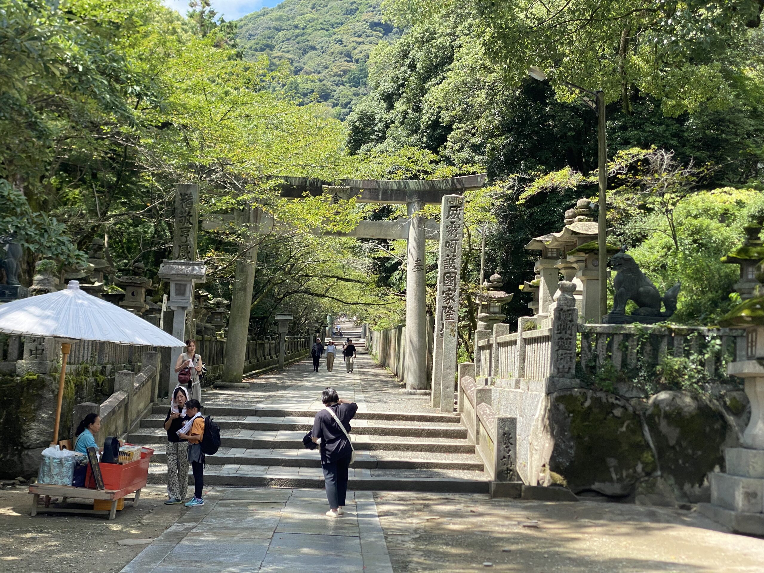 金刀比羅宮の鳥居と石段