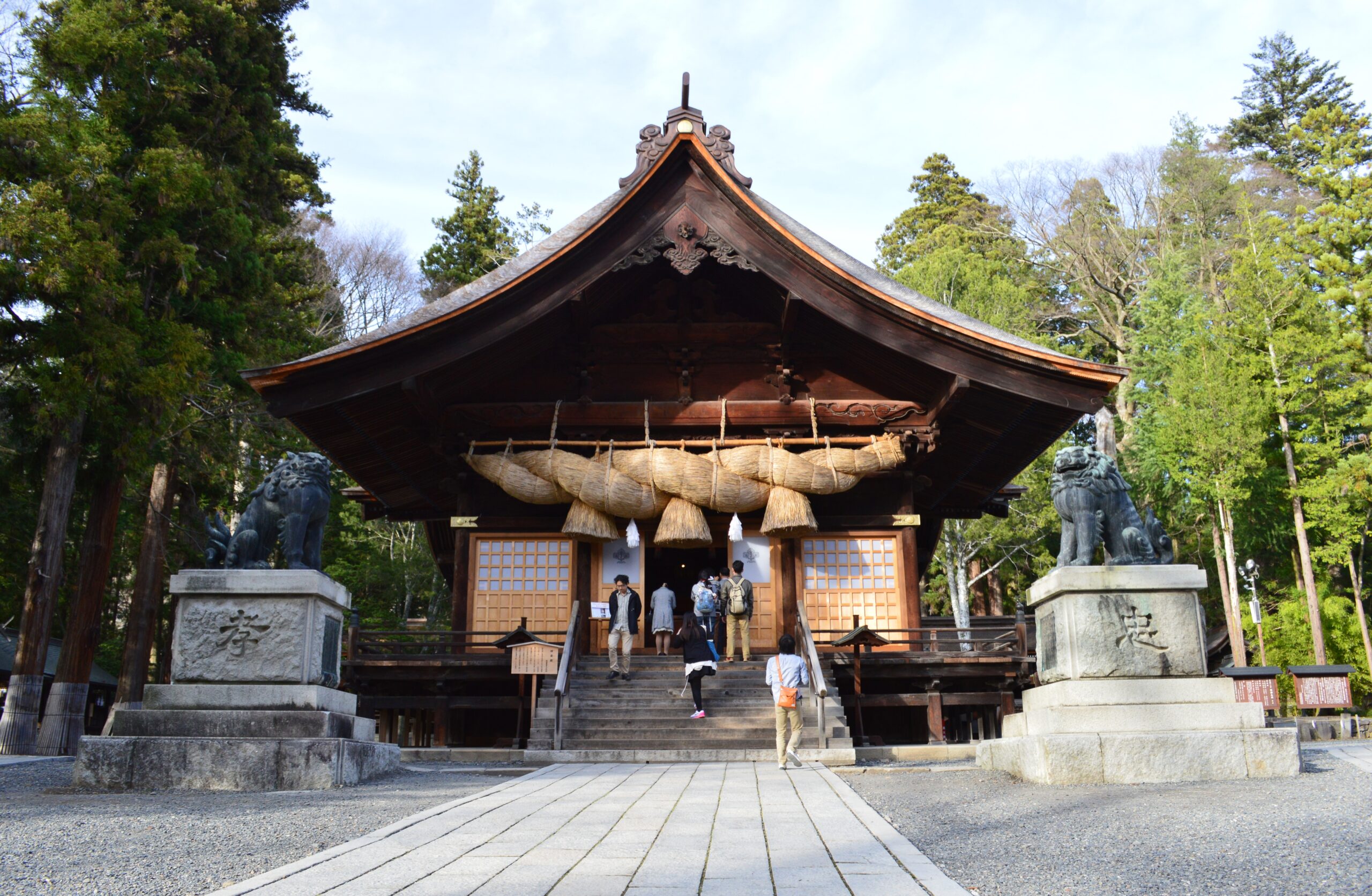 諏訪大社下社秋宮 神楽殿
