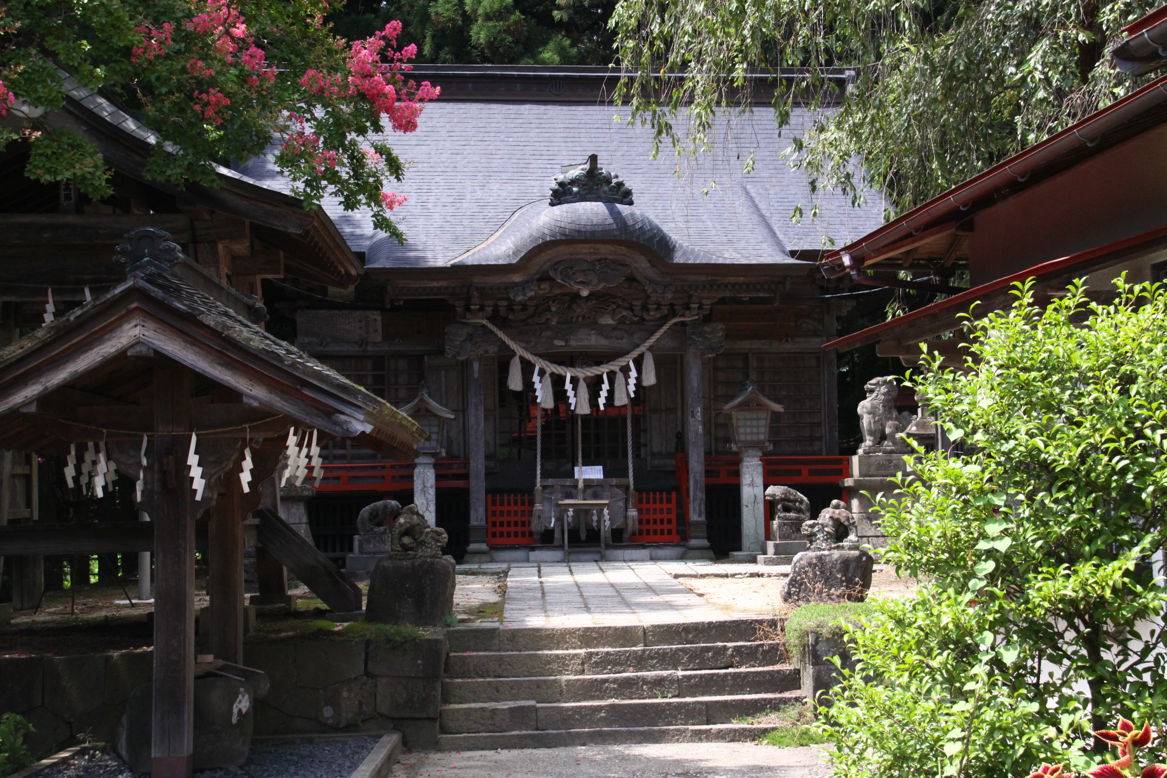 遠刈田温泉の里宮拝殿